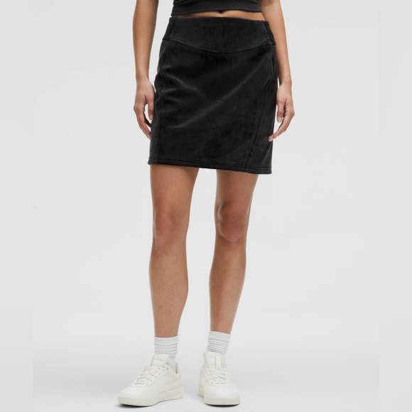 Lululemon Scuba HR Mini Skirt Black Velvet M - Picture 6 of 9